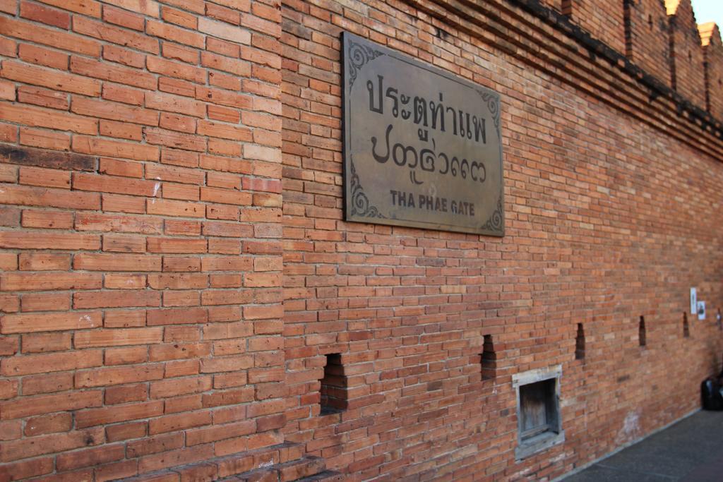 Z'S Hostel At Tha Phae Gate Τσιάνγκ Μάι Εξωτερικό φωτογραφία
