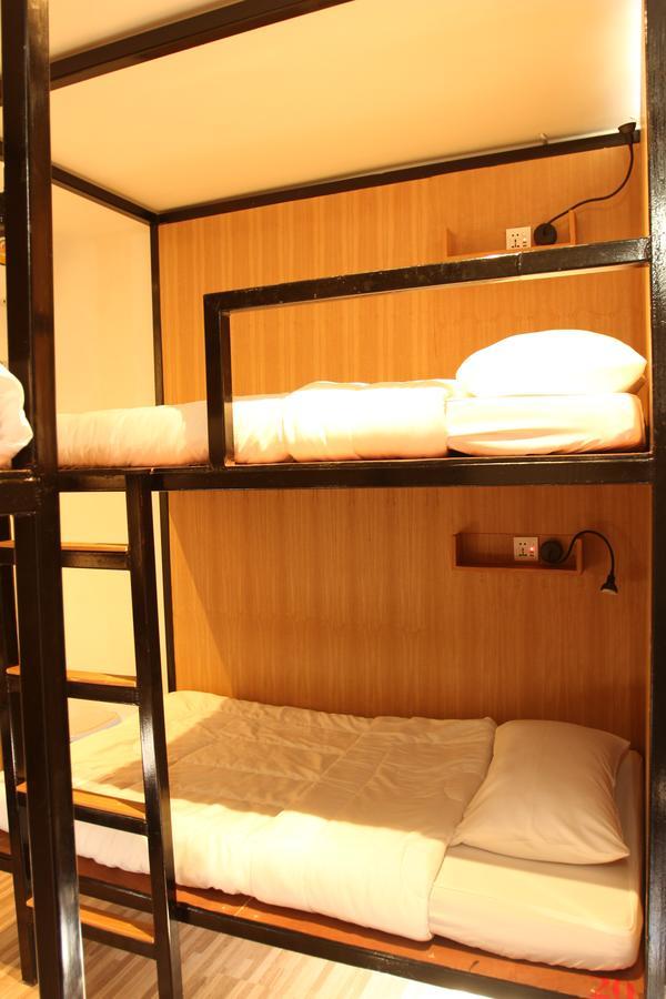 Z'S Hostel At Tha Phae Gate Τσιάνγκ Μάι Δωμάτιο φωτογραφία